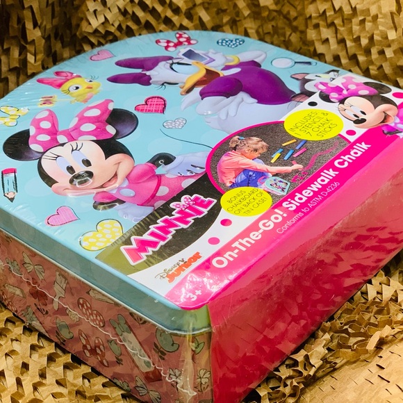 Disney Junior On-The-Go Sidewalk Chalk in Carrying Case - Picture 3 of 3